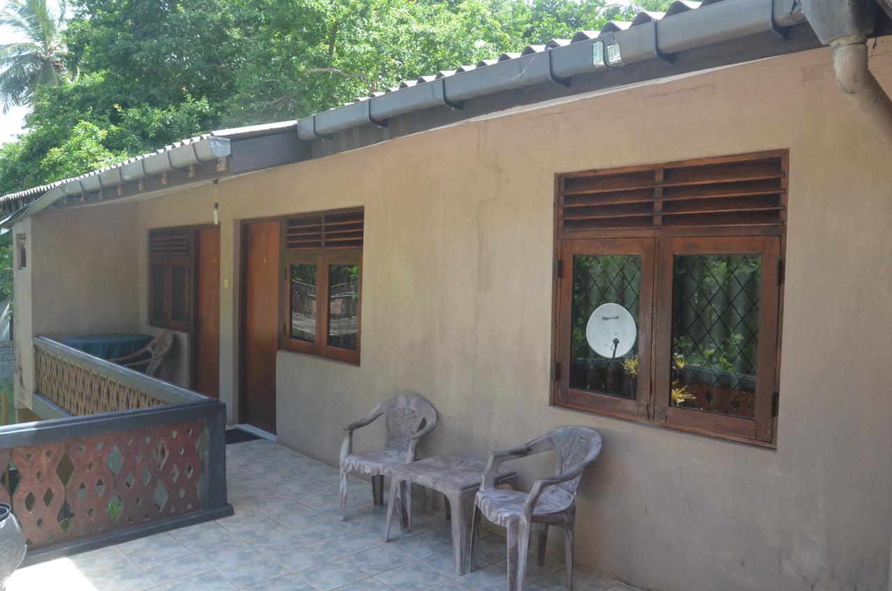 Lake View The Tourist Guest House Anuradhapura Εξωτερικό φωτογραφία